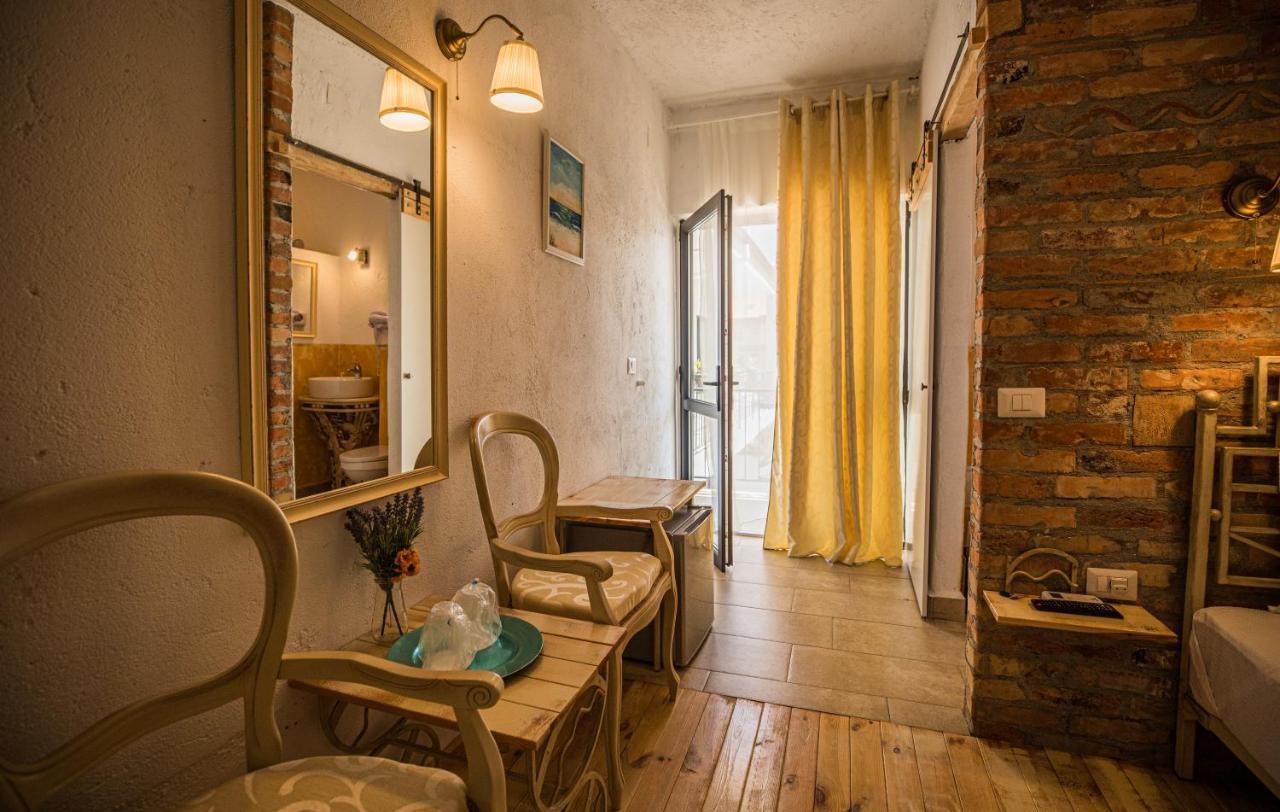 Sunny Border (Adults Only) Hotel Vama Veche Ngoại thất bức ảnh