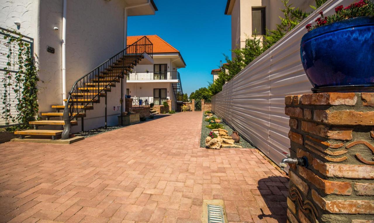 Sunny Border (Adults Only) Hotel Vama Veche Ngoại thất bức ảnh