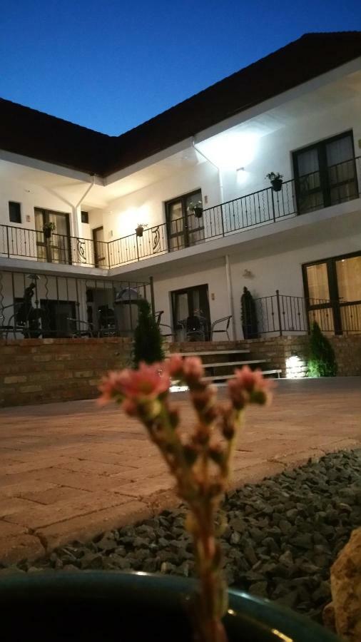 Sunny Border (Adults Only) Hotel Vama Veche Ngoại thất bức ảnh